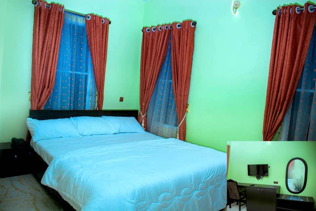 Mexiloyd Luxury Rooms & Suites Port Harcourt Buitenkant foto